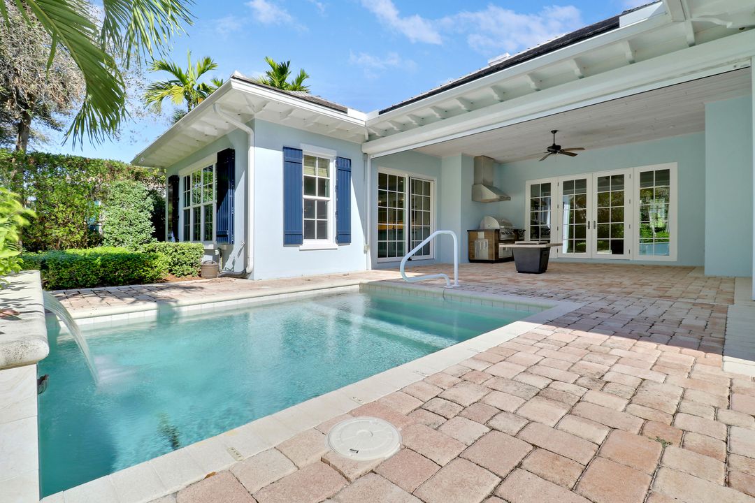 For Sale: $2,050,000 (3 beds, 3 baths, 2968 Square Feet)