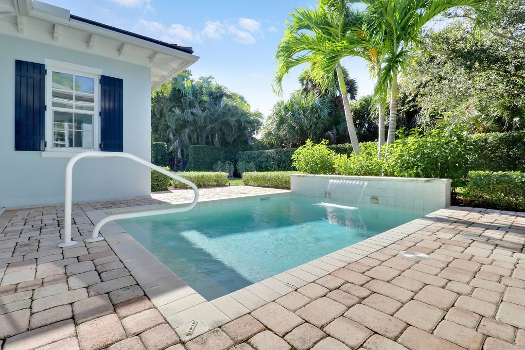 For Sale: $2,050,000 (3 beds, 3 baths, 2968 Square Feet)