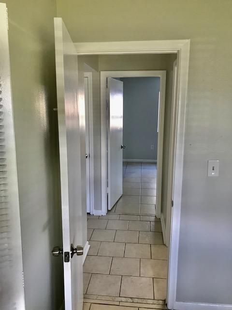 For Rent: $1,800 (2 beds, 1 baths, 702 Square Feet)