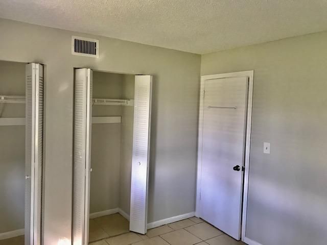 For Rent: $1,800 (2 beds, 1 baths, 702 Square Feet)