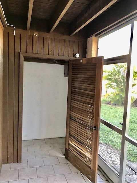 For Rent: $1,800 (2 beds, 1 baths, 702 Square Feet)