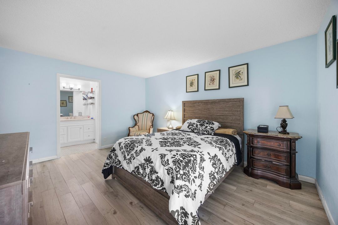 For Sale: $145,000 (1 beds, 1 baths, 940 Square Feet)