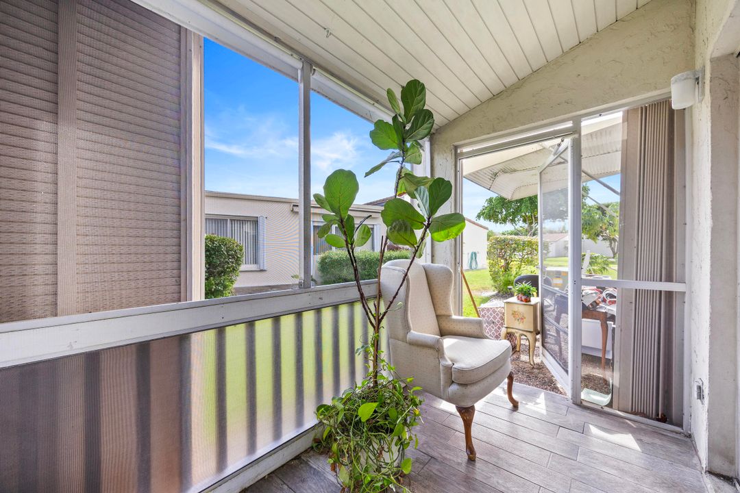 For Sale: $145,000 (1 beds, 1 baths, 940 Square Feet)