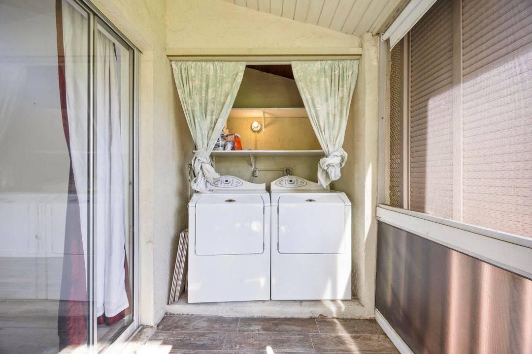 For Sale: $145,000 (1 beds, 1 baths, 940 Square Feet)