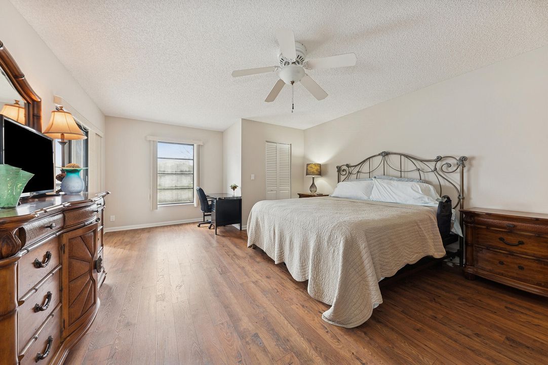 En Venta: $195,000 (2 camas, 2 baños, 1220 Pies cuadrados)