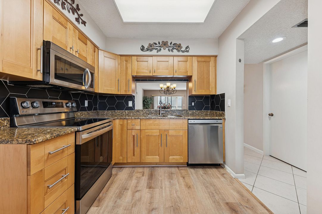 En Venta: $195,000 (2 camas, 2 baños, 1220 Pies cuadrados)