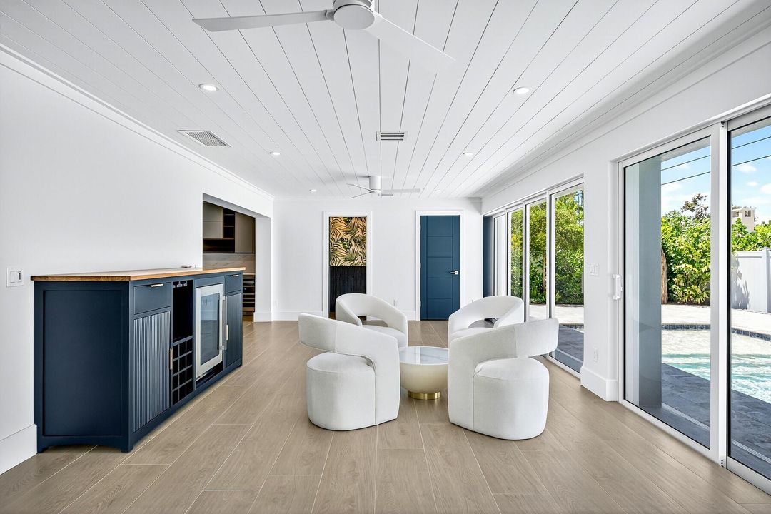 En Venta: $1,895,000 (4 camas, 2 baños, 2778 Pies cuadrados)