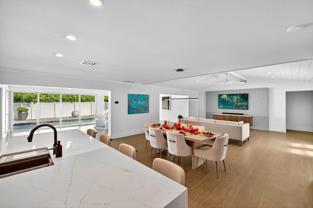 En Venta: $1,895,000 (4 camas, 2 baños, 2778 Pies cuadrados)