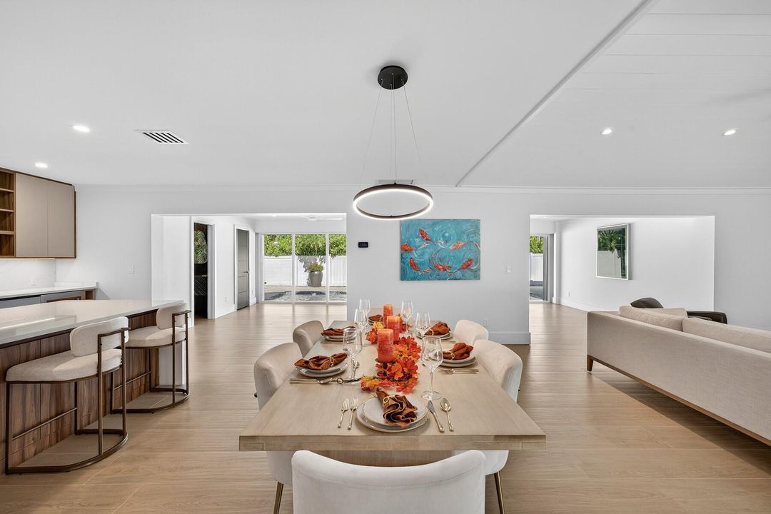 En Venta: $1,895,000 (4 camas, 2 baños, 2778 Pies cuadrados)