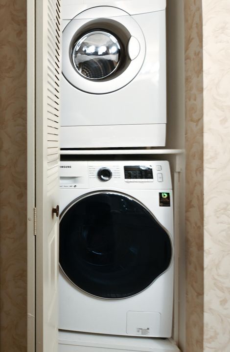 For Sale: $229,900 (2 beds, 2 baths, 1216 Square Feet)