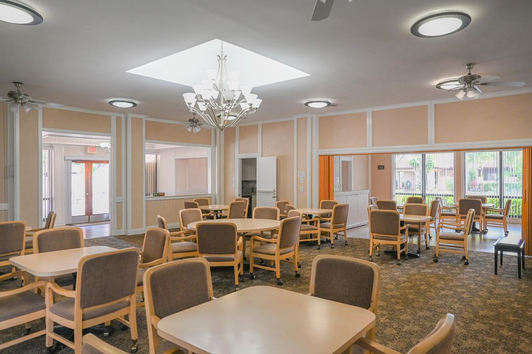 For Sale: $229,900 (2 beds, 2 baths, 1216 Square Feet)