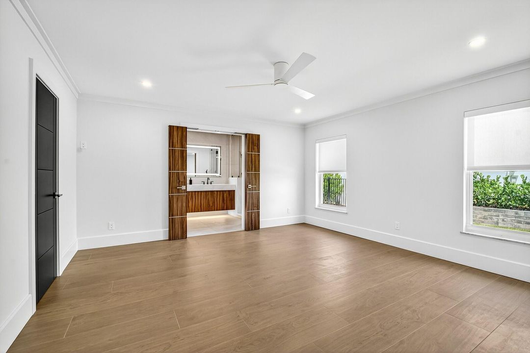 En Venta: $1,895,000 (4 camas, 2 baños, 2778 Pies cuadrados)