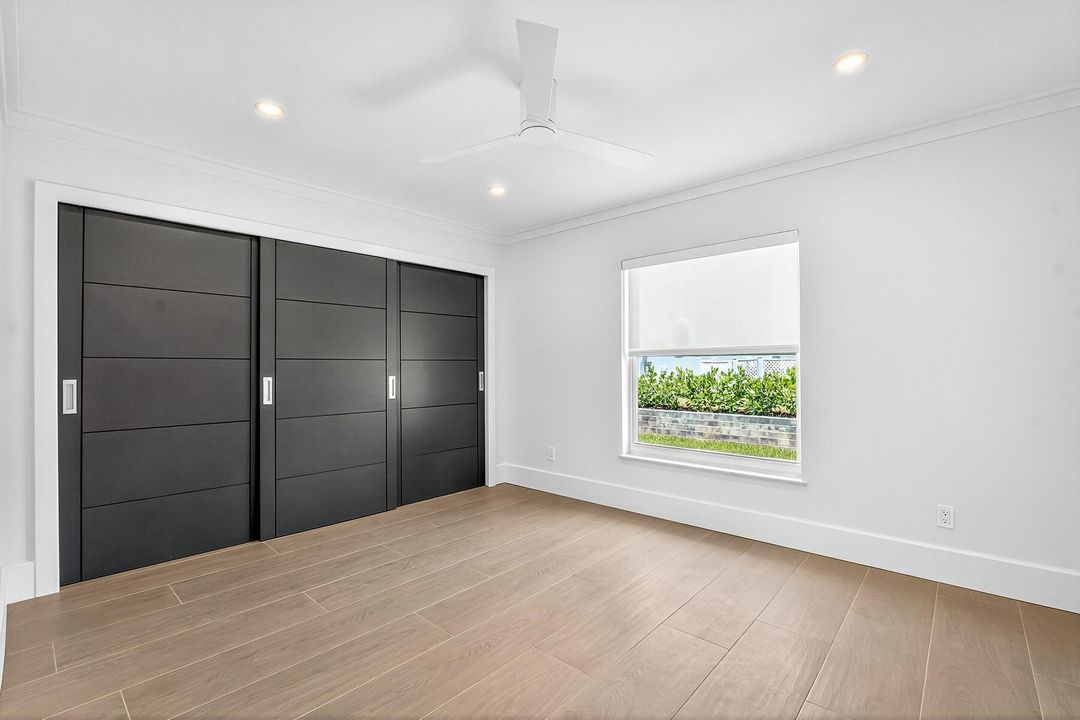 En Venta: $1,895,000 (4 camas, 2 baños, 2778 Pies cuadrados)