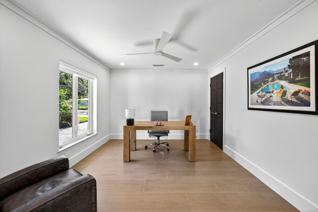 En Venta: $1,895,000 (4 camas, 2 baños, 2778 Pies cuadrados)