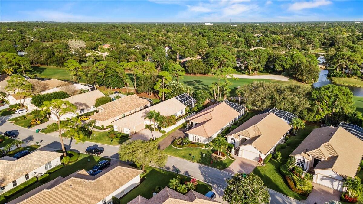 На продажу: $569,000 (2 спален, 2 ванн, 1940 Квадратных фут)