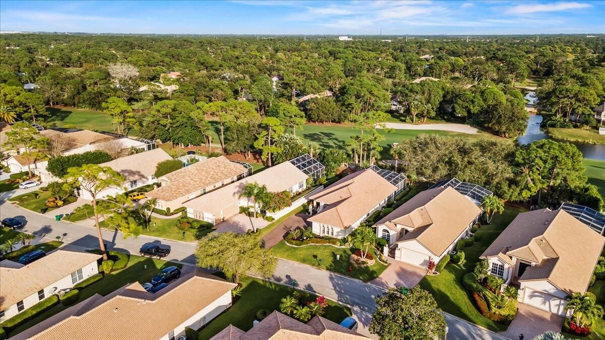 На продажу: $569,000 (2 спален, 2 ванн, 1940 Квадратных фут)