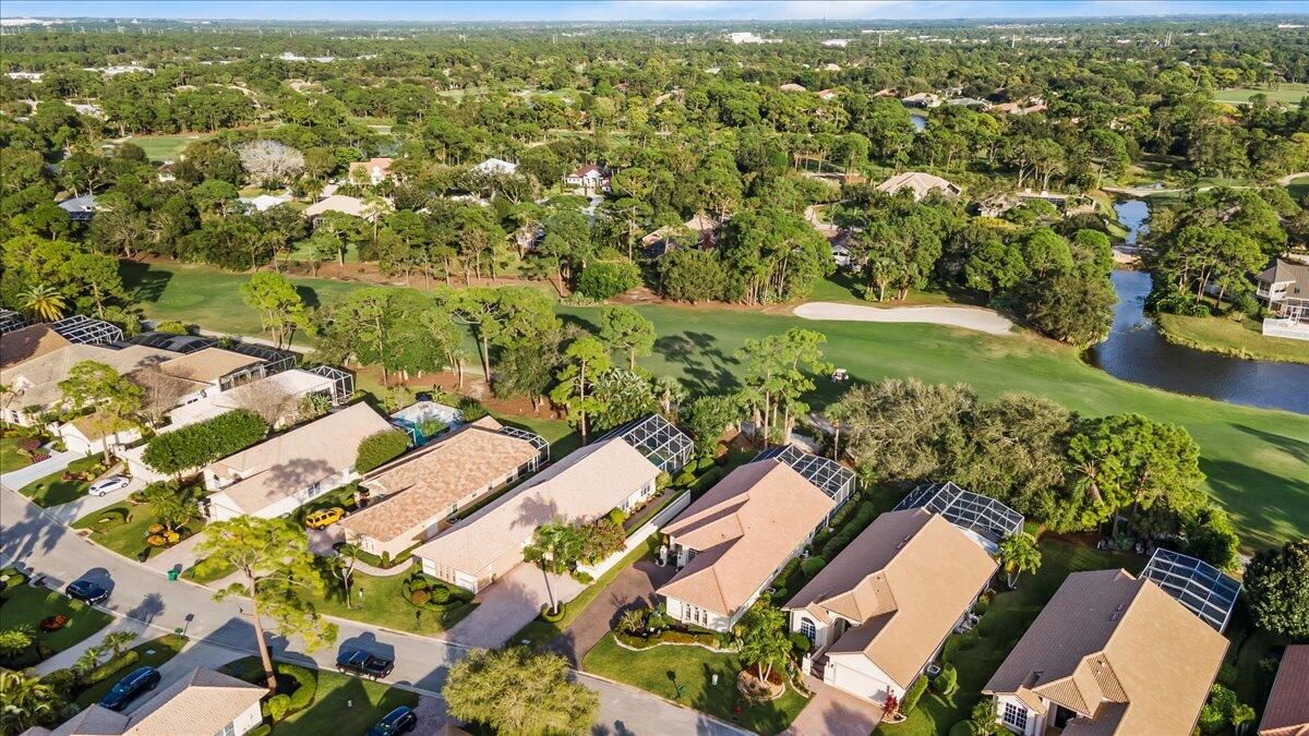 На продажу: $569,000 (2 спален, 2 ванн, 1940 Квадратных фут)