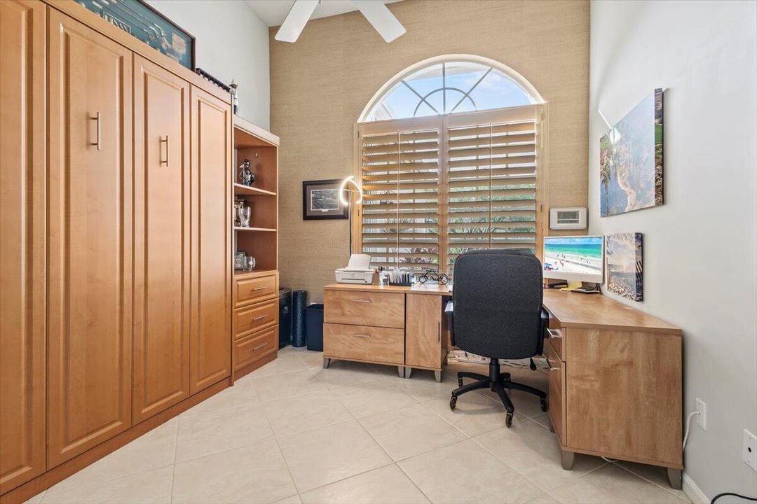 На продажу: $569,000 (2 спален, 2 ванн, 1940 Квадратных фут)