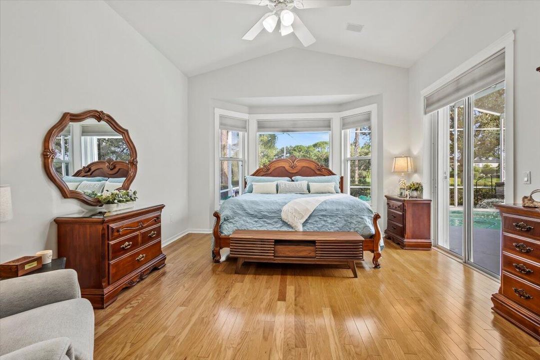 На продажу: $569,000 (2 спален, 2 ванн, 1940 Квадратных фут)