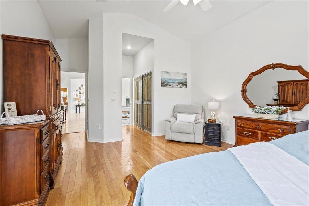 На продажу: $569,000 (2 спален, 2 ванн, 1940 Квадратных фут)