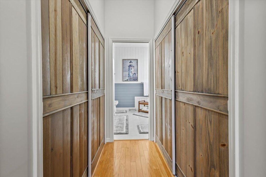 На продажу: $569,000 (2 спален, 2 ванн, 1940 Квадратных фут)