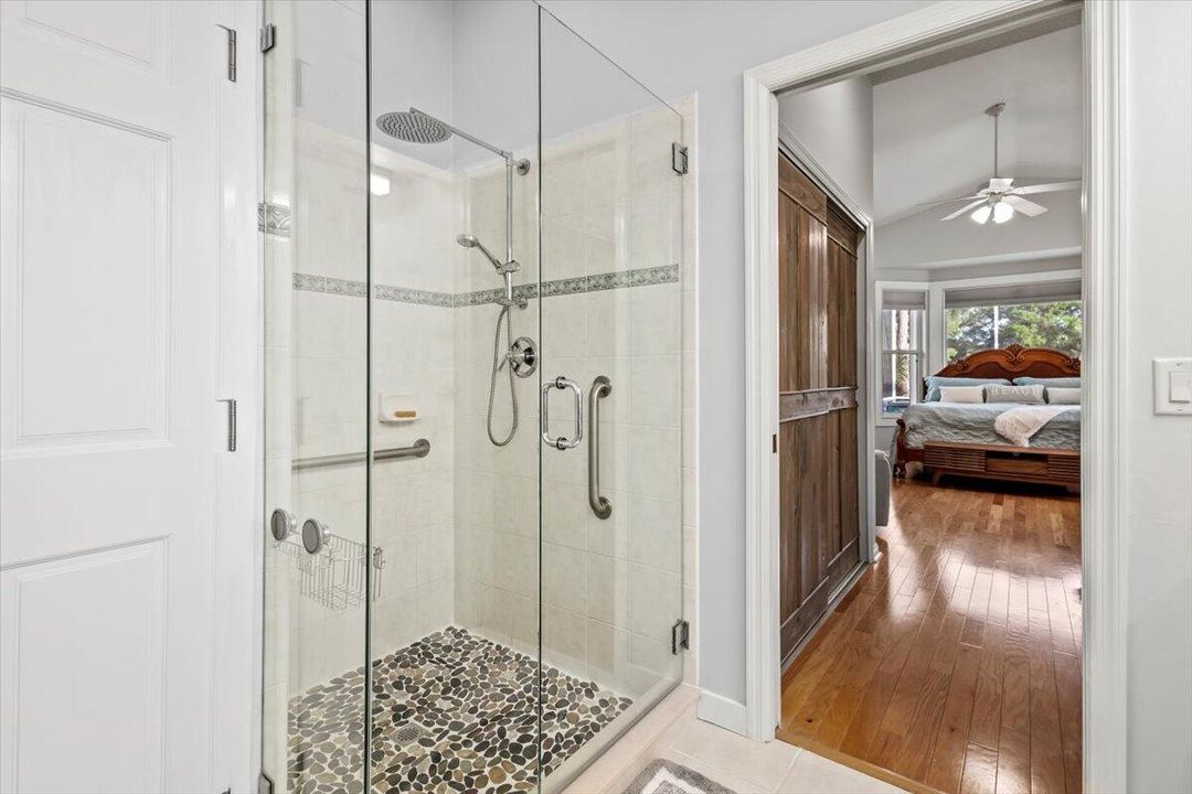 На продажу: $569,000 (2 спален, 2 ванн, 1940 Квадратных фут)