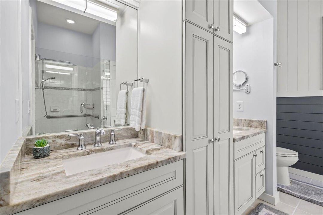 На продажу: $569,000 (2 спален, 2 ванн, 1940 Квадратных фут)