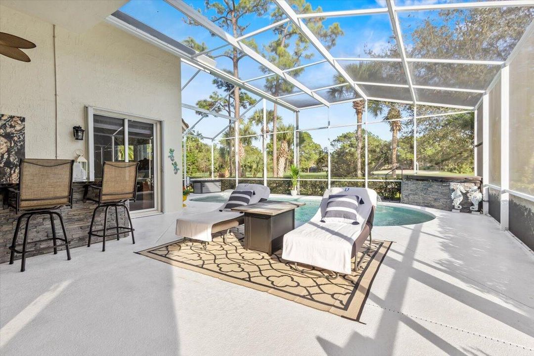 На продажу: $569,000 (2 спален, 2 ванн, 1940 Квадратных фут)