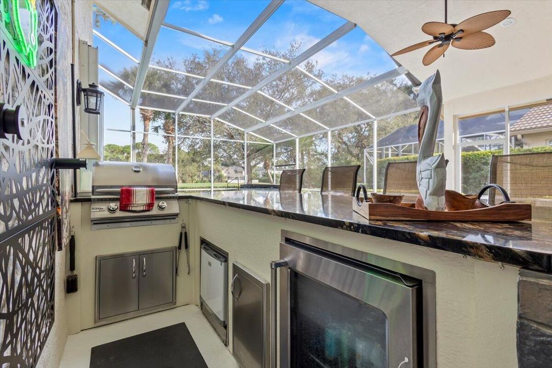 На продажу: $569,000 (2 спален, 2 ванн, 1940 Квадратных фут)