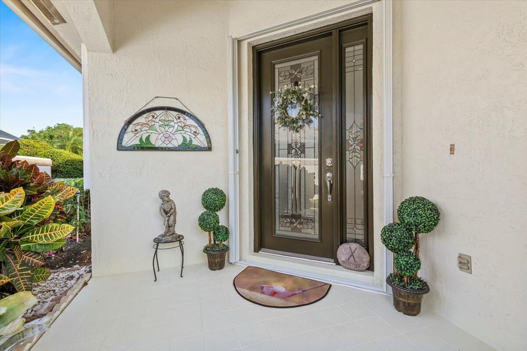 На продажу: $569,000 (2 спален, 2 ванн, 1940 Квадратных фут)