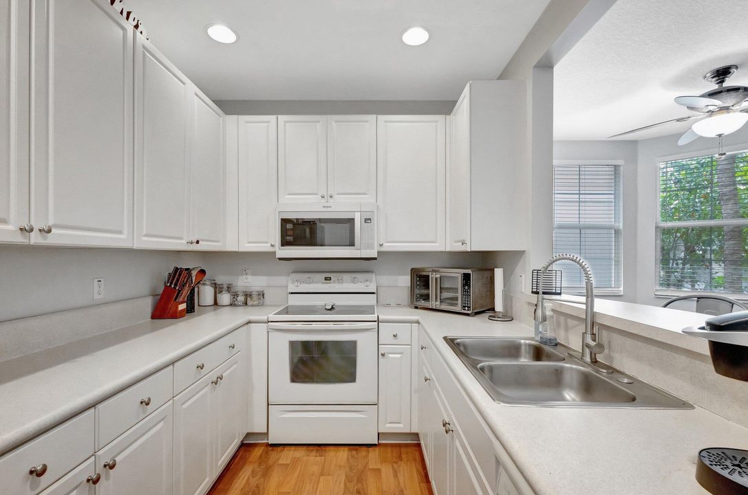 出租: $3,500 (3 贝兹, 2 浴室, 2163 平方英尺)