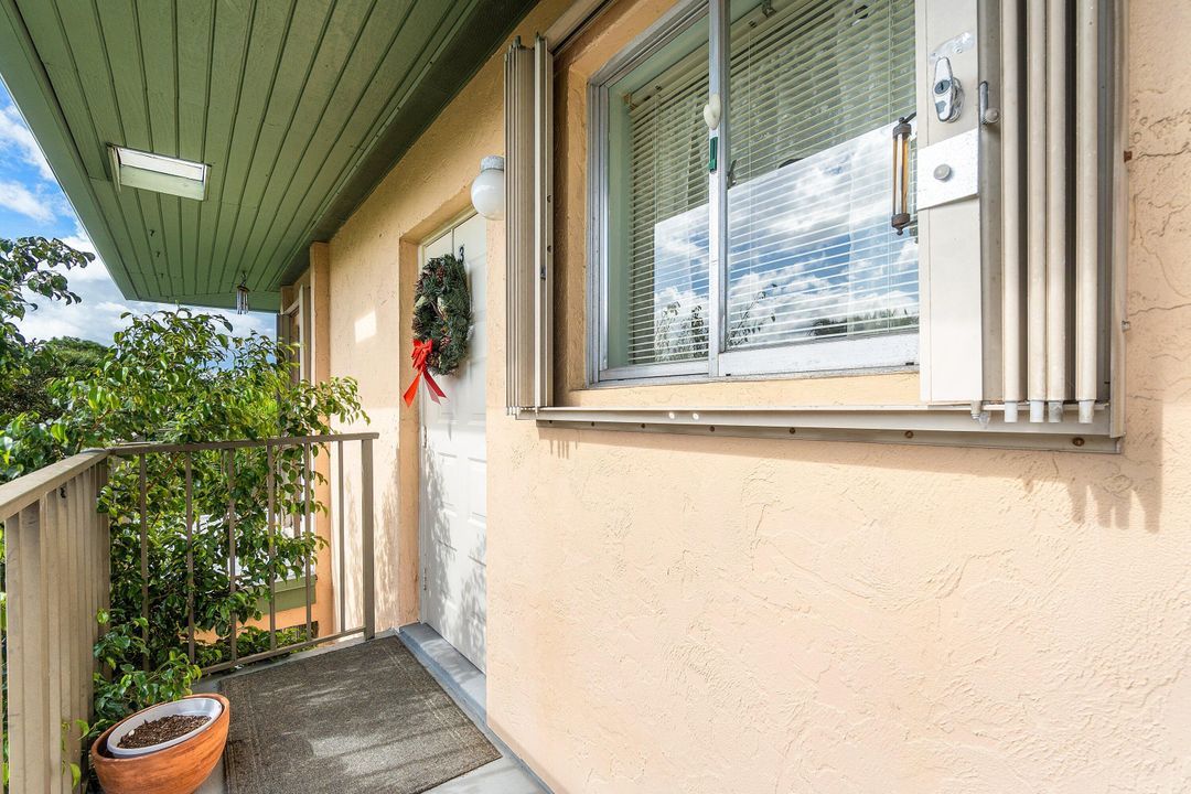 For Sale: $163,000 (2 beds, 1 baths, 880 Square Feet)