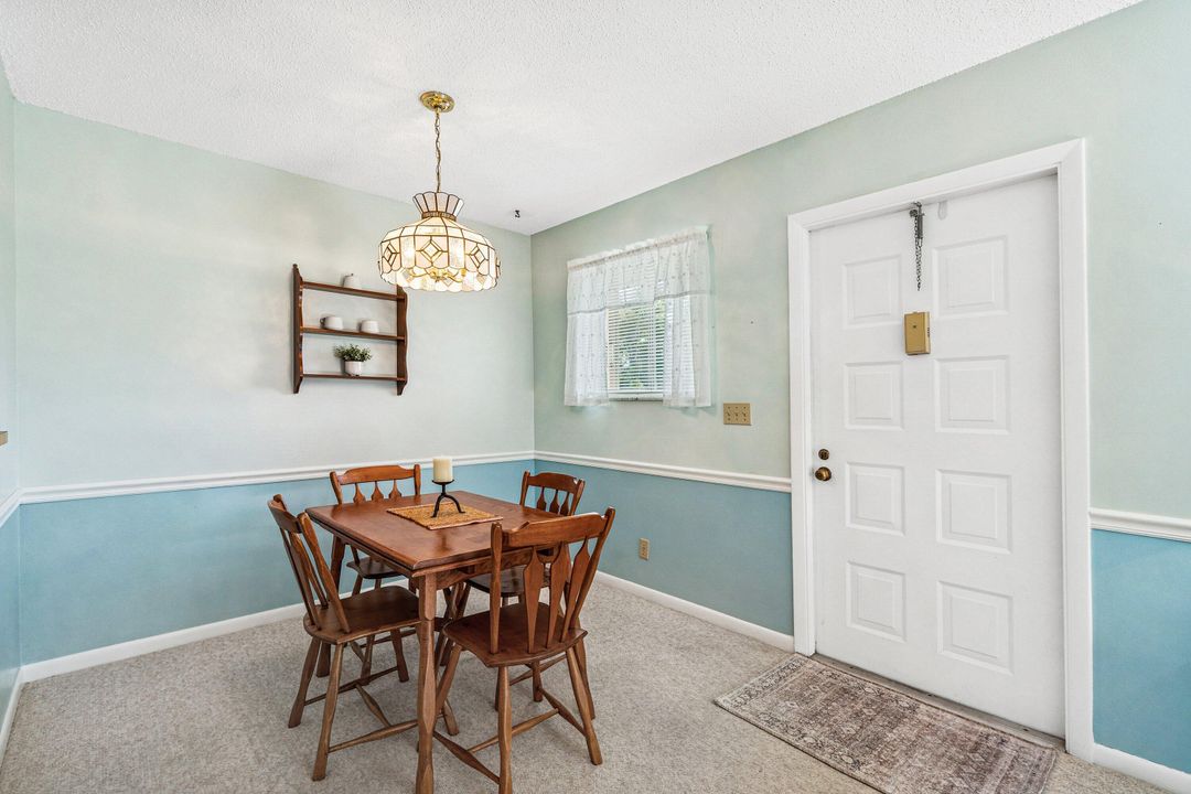 For Sale: $163,000 (2 beds, 1 baths, 880 Square Feet)