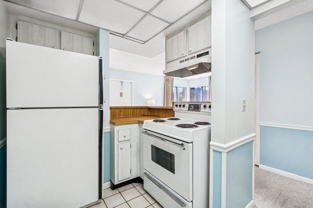 For Sale: $163,000 (2 beds, 1 baths, 880 Square Feet)