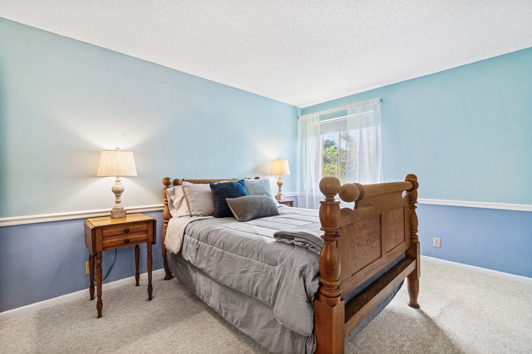 For Sale: $163,000 (2 beds, 1 baths, 880 Square Feet)