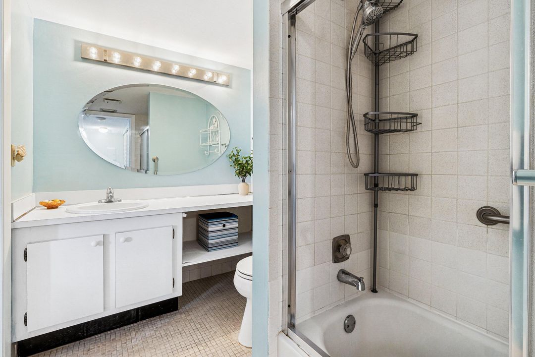 For Sale: $163,000 (2 beds, 1 baths, 880 Square Feet)