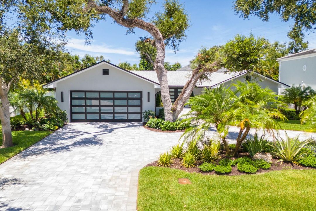 En Venta: $1,895,000 (4 camas, 2 baños, 2778 Pies cuadrados)