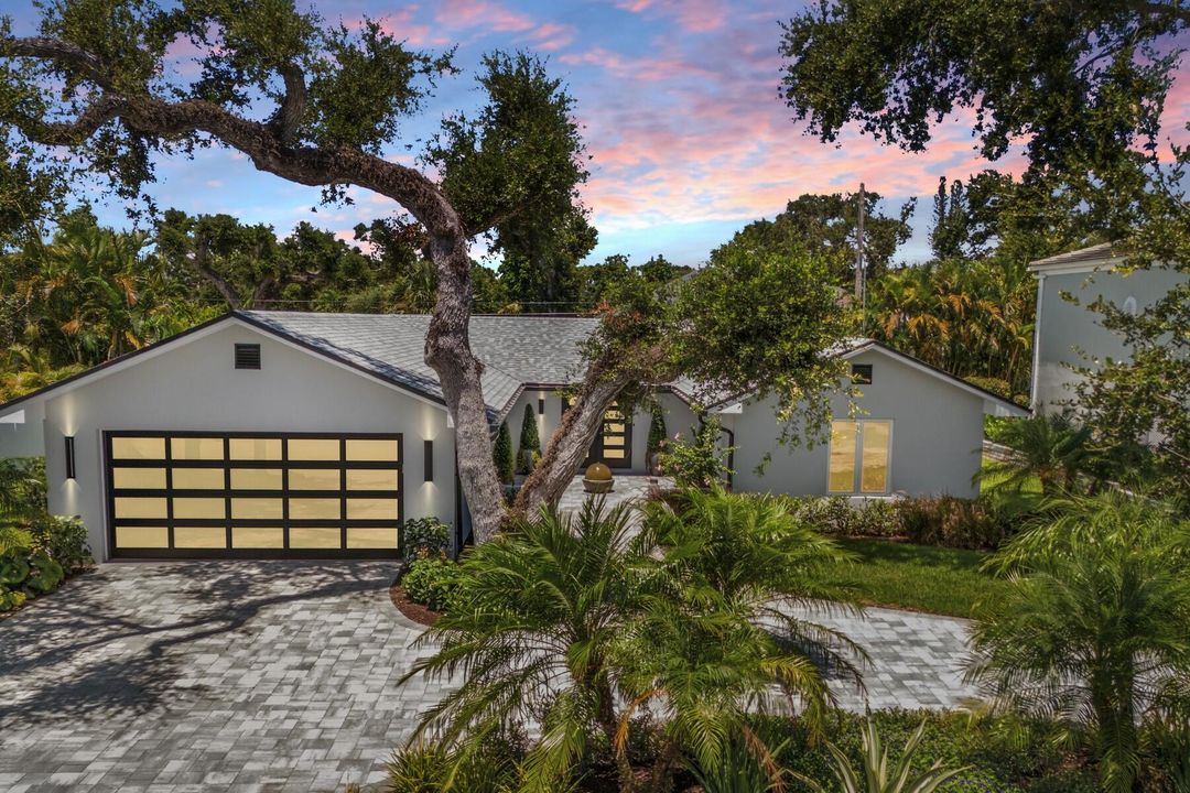 En Venta: $1,895,000 (4 camas, 2 baños, 2778 Pies cuadrados)