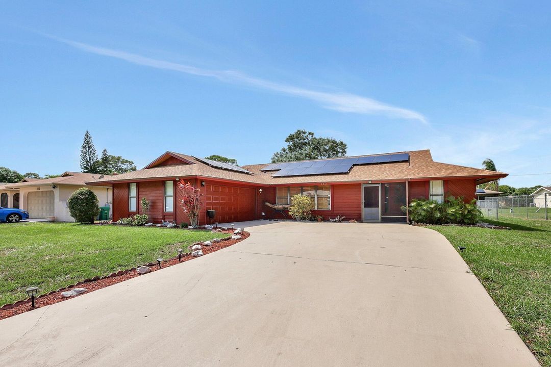 For Rent: $2,600 (3 beds, 2 baths, 2254 Square Feet)