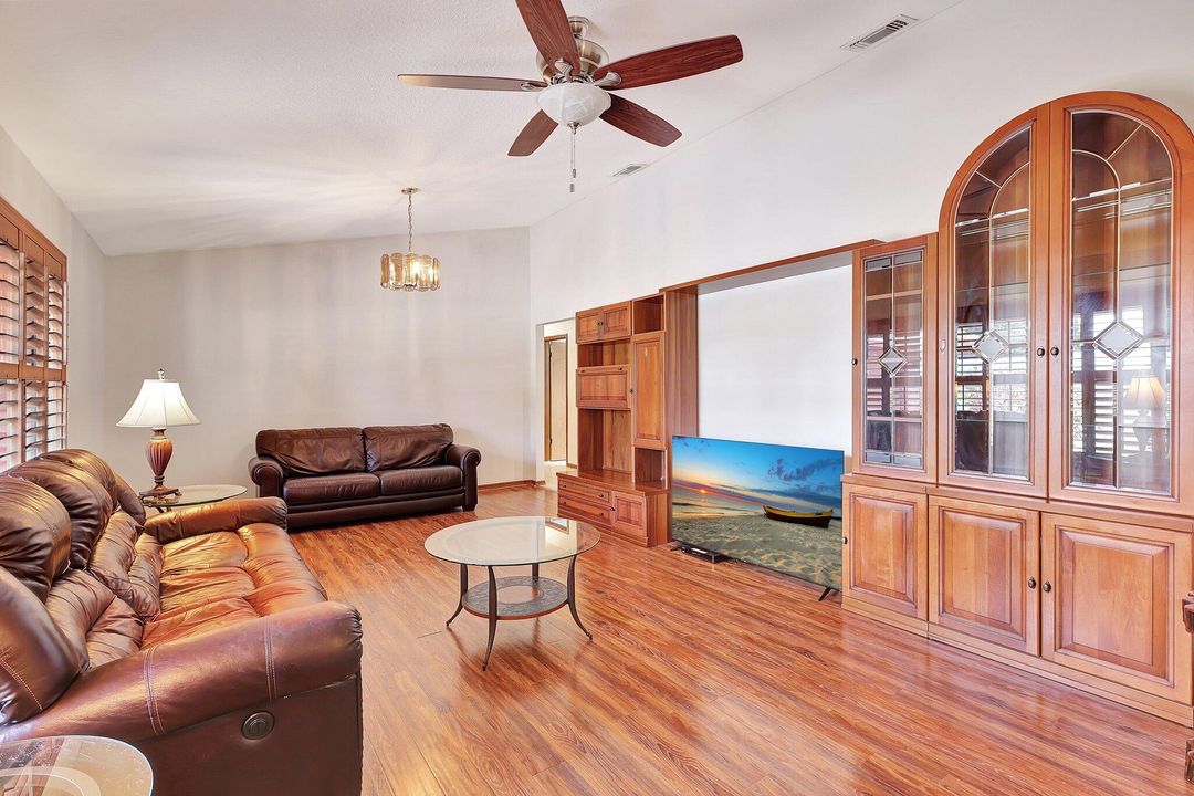 For Rent: $2,600 (3 beds, 2 baths, 2254 Square Feet)