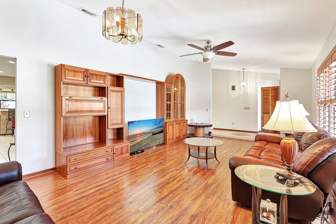 For Rent: $2,600 (3 beds, 2 baths, 2254 Square Feet)