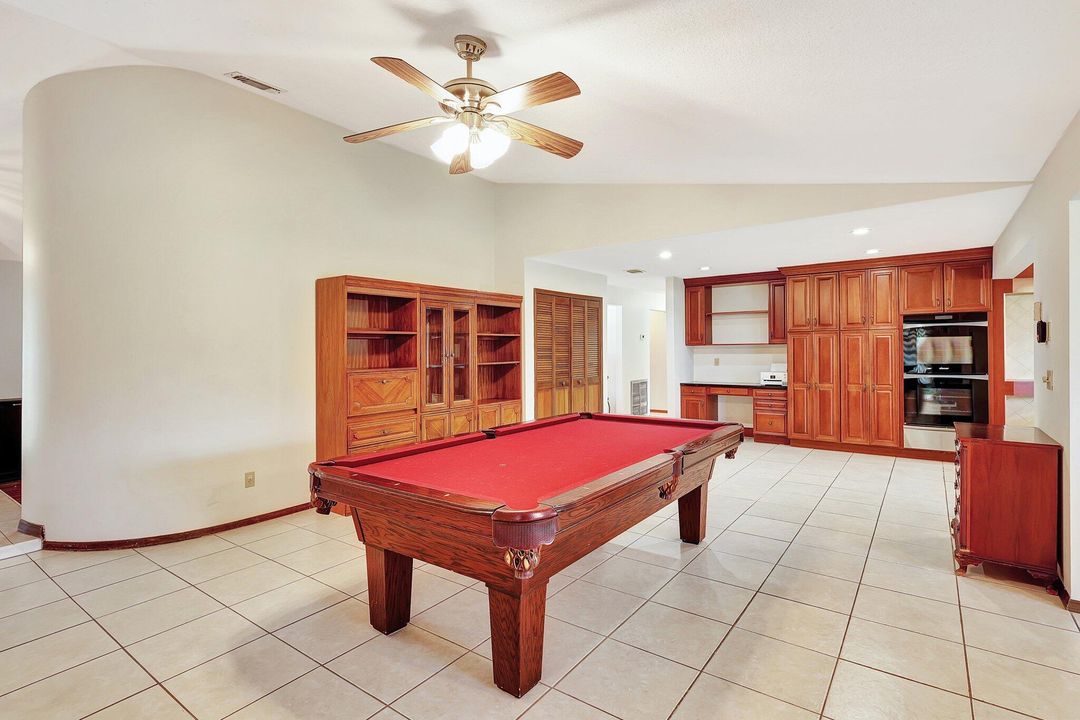 For Rent: $2,600 (3 beds, 2 baths, 2254 Square Feet)