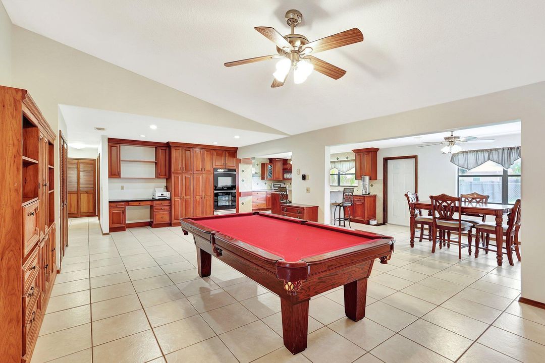 For Rent: $2,600 (3 beds, 2 baths, 2254 Square Feet)