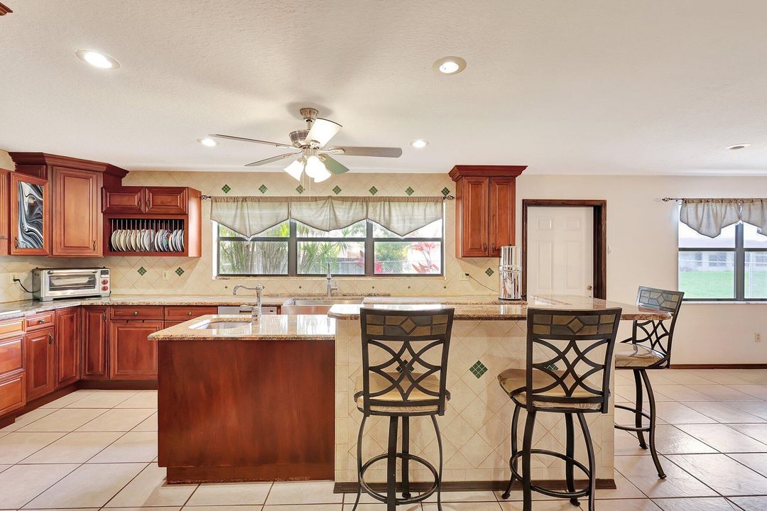 For Rent: $2,600 (3 beds, 2 baths, 2254 Square Feet)