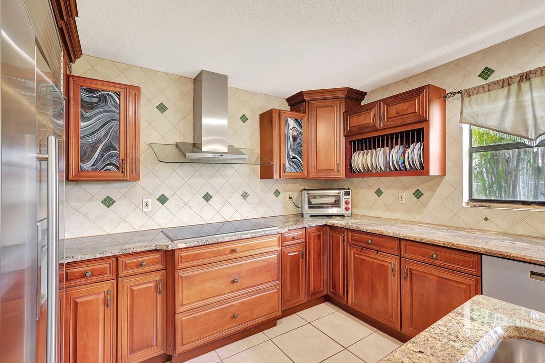 For Rent: $2,600 (3 beds, 2 baths, 2254 Square Feet)