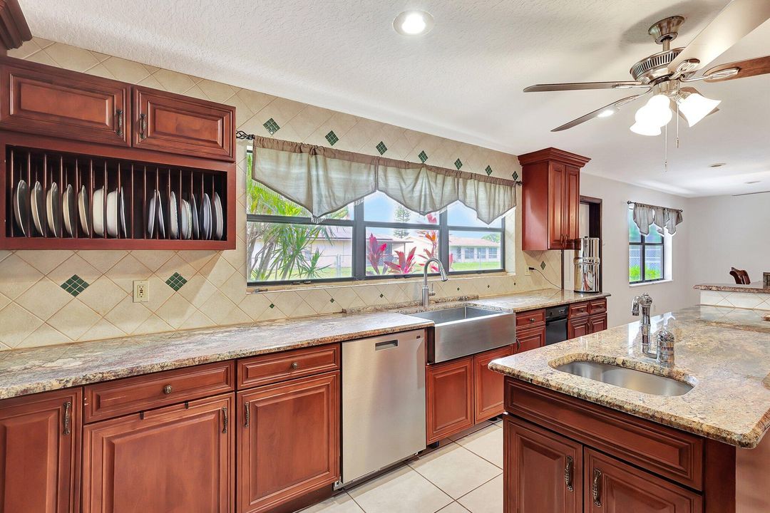 For Rent: $2,600 (3 beds, 2 baths, 2254 Square Feet)