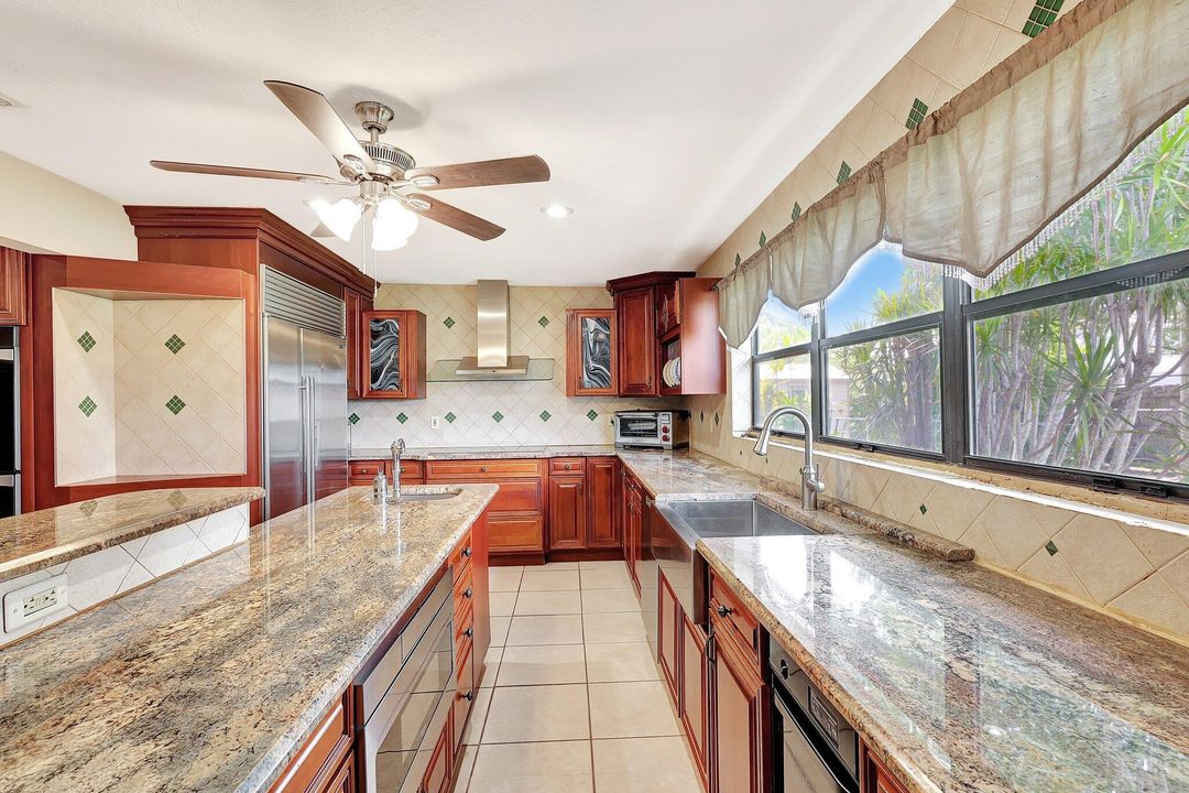 For Rent: $2,600 (3 beds, 2 baths, 2254 Square Feet)