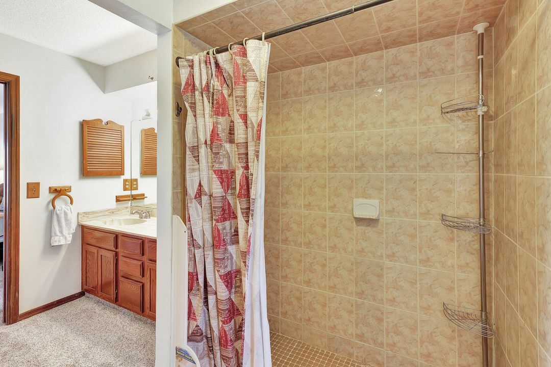 For Rent: $2,600 (3 beds, 2 baths, 2254 Square Feet)