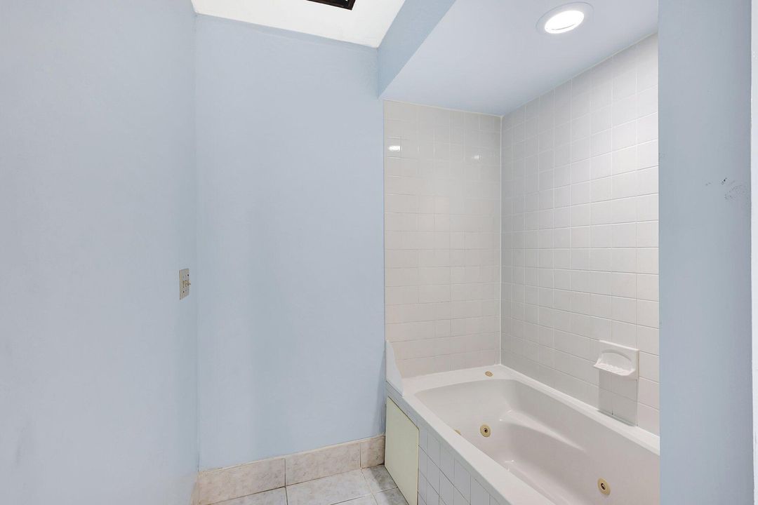 For Rent: $2,600 (3 beds, 2 baths, 2254 Square Feet)