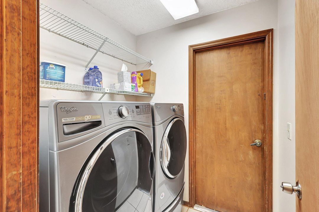 For Rent: $2,600 (3 beds, 2 baths, 2254 Square Feet)